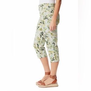 Gloria Vanderbilt NWT Ladies Amanda Capri Leaf Pattern Capris
